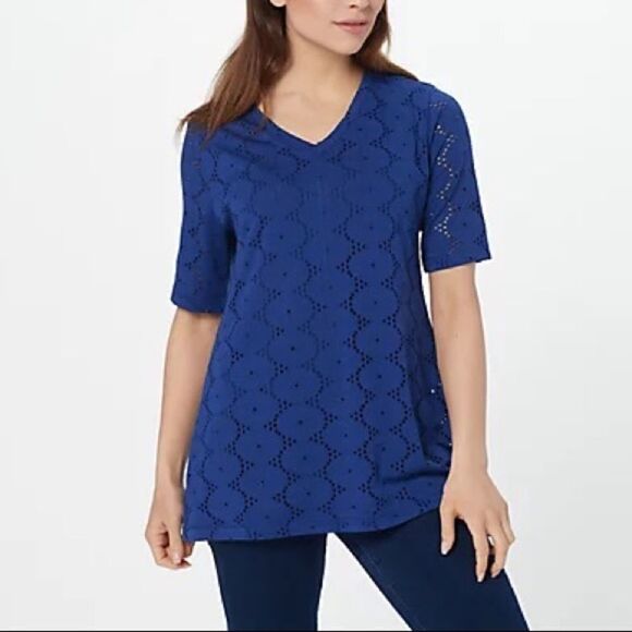 Isaac Mizrahi Knit Eyelet Rounded Swing Elbow Sleeves Top - Picture 1 of 4